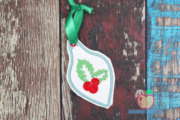 Review: Christmas Holly Leaves and Berry ITH Design