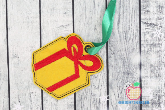 Review: Christmas Presents with Ribbon for Boutique Apparel